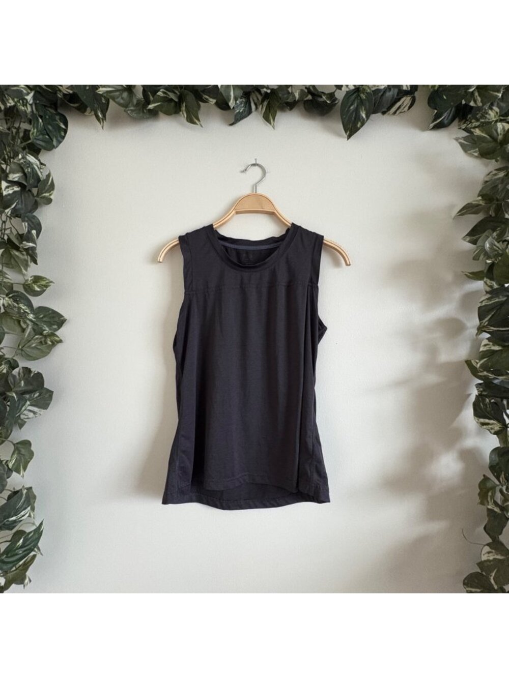 Athletic Works Sleeveless Scoop Neck Tank Top Grey Women’s Size M